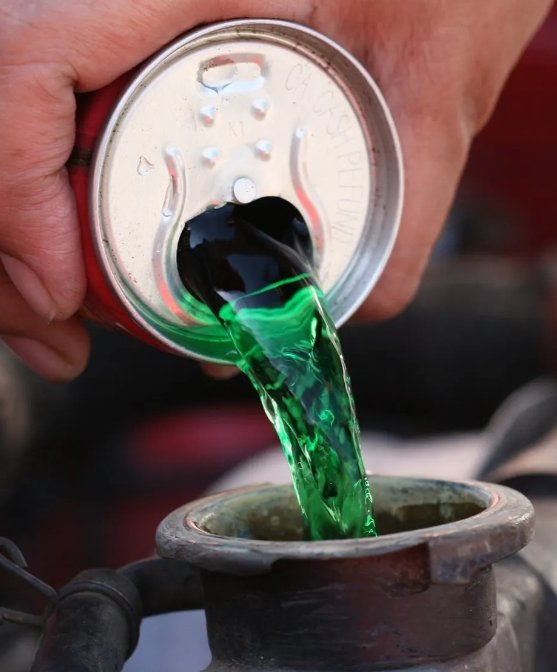 The Importance of a Radiator Flush in Newark for Your Car’s Longevity