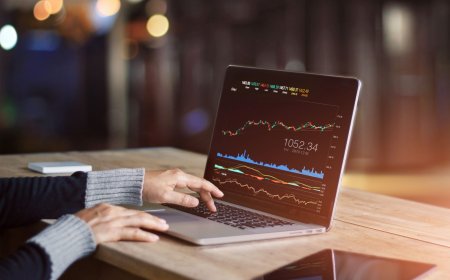 How Forex Brokers in Singapore Use Technology to Offer Advanced Trading Tools