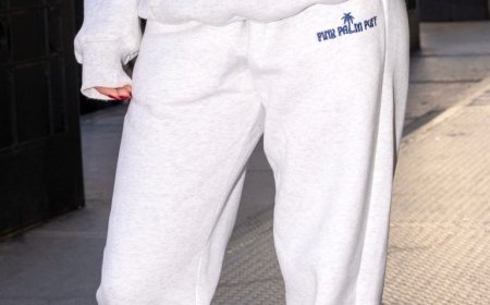 Pink Palm Puff: Where Color Meets Comfort