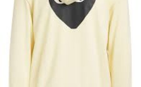 Commes des garcons Hoodie Designed for Comfort and Movement