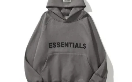 Logo Patch Essentials Hoodie – Iconic Fit