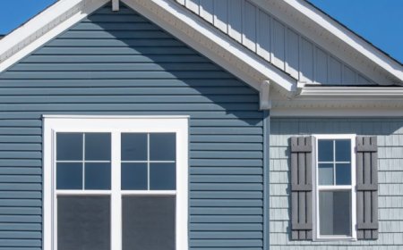 Thinking About Vinyl Siding? Here’s What You Need to Know Before You Decide