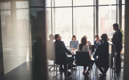 Finding the Ideal Meeting Table for Your Dubai Business Needs