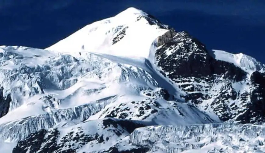 Chulu West Peak